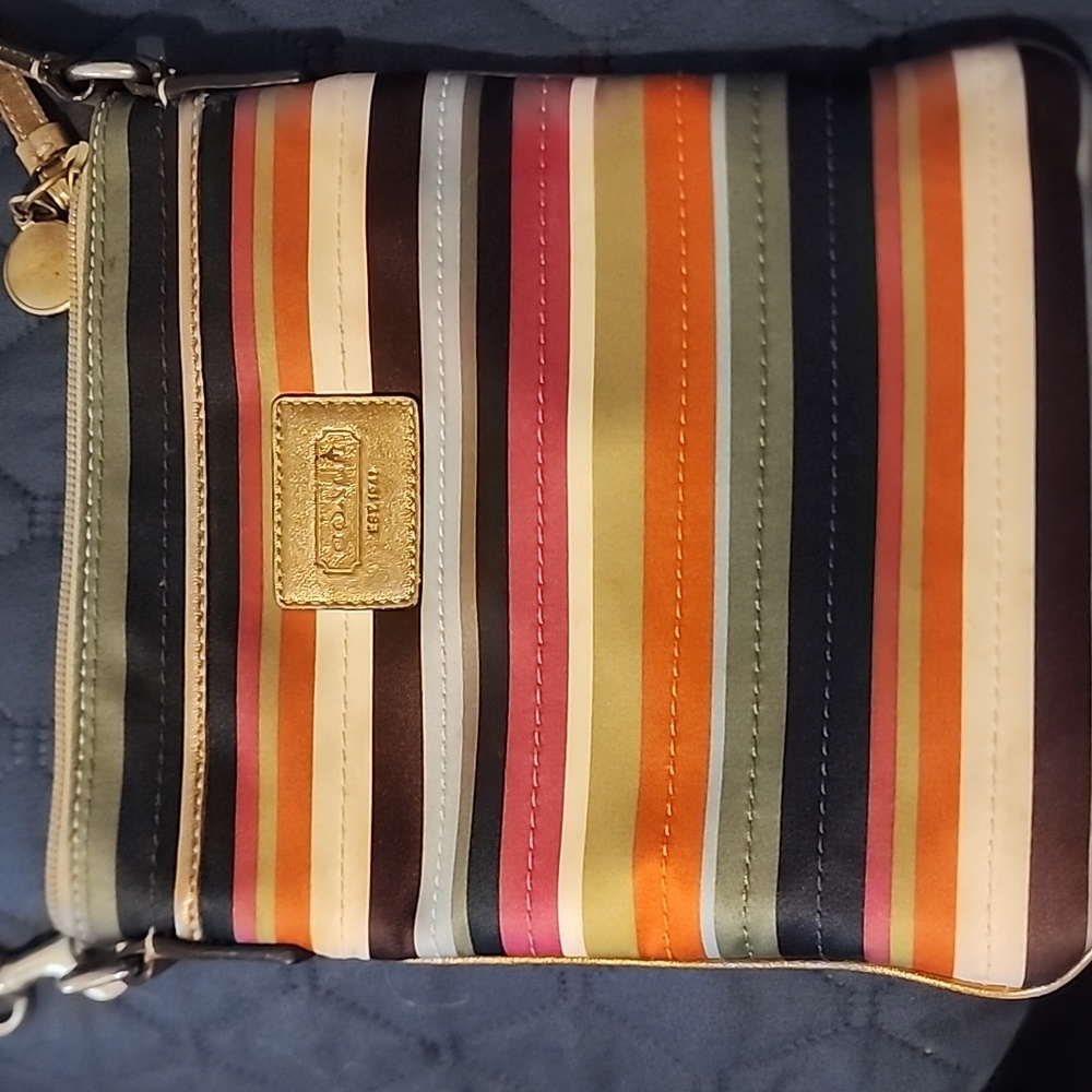 Coach vintage crossbody bag. Condition perfect used 2 times.